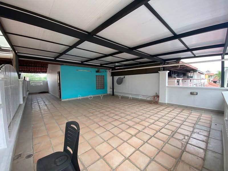 2.5-storey Terraced House for Rent in Taman Perling (Perling) - Roy Yap - Balcony - PropertyGuru.com.my