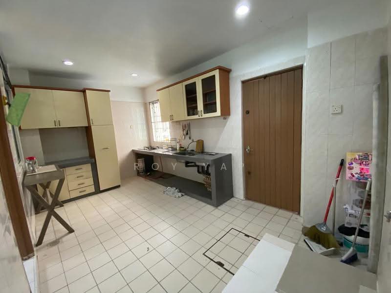2.5-storey Terraced House for Rent in Taman Perling (Perling) - Roy Yap - Kitchen - PropertyGuru.com.my