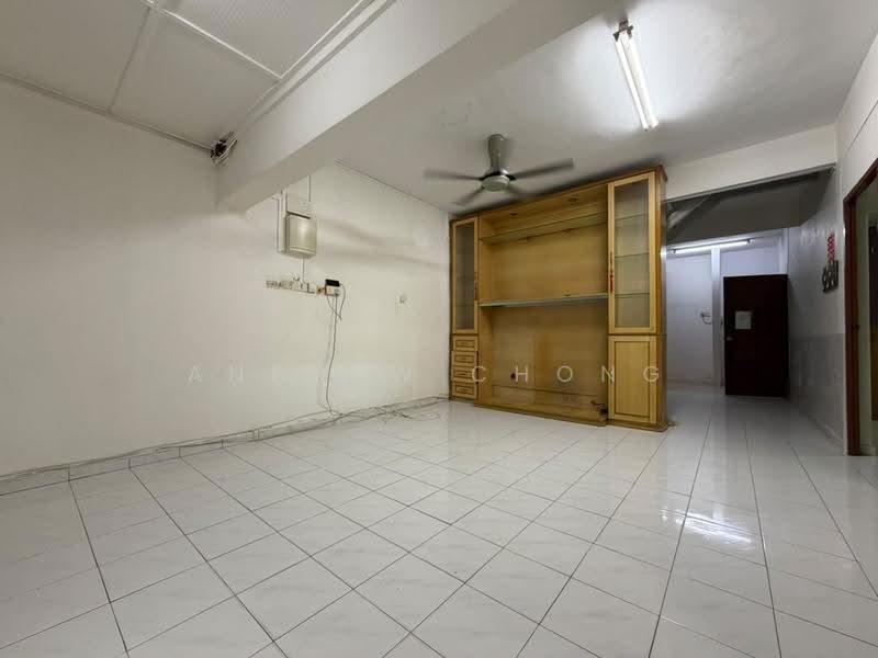 2-storey Terraced House for Sale in Taman Sri Gombak (Gombak) - Andrew Chong - Living Room - PropertyGuru.com.my