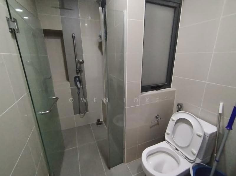 Kediaman Servis untuk Disewa di Seventeen Mall & Residences (Biji Living) - Owen Loke - Bathroom - PropertyGuru.com.my