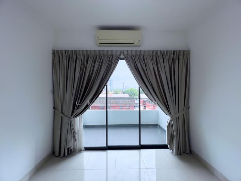 Pangsapuri untuk Dijual di Bayu @ Pandan Jaya - CK Cheah - Balcony - PropertyGuru.com.my