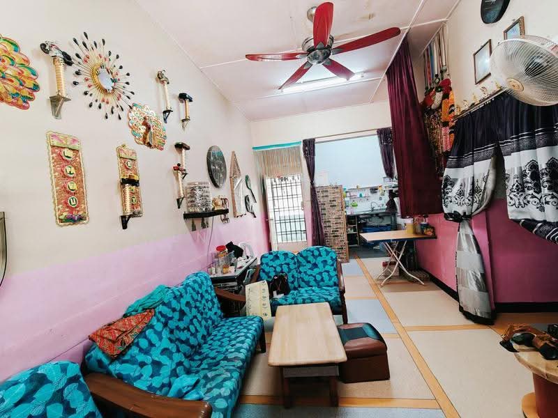 Flat for Sale at Taman Pulai Utama - Wenting Lee - Living Room - PropertyGuru.com.my