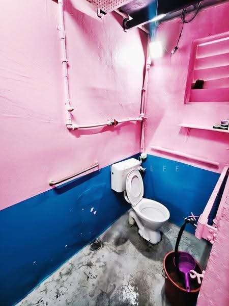 Flat for Sale at Taman Pulai Utama - Wenting Lee - Bathroom - PropertyGuru.com.my