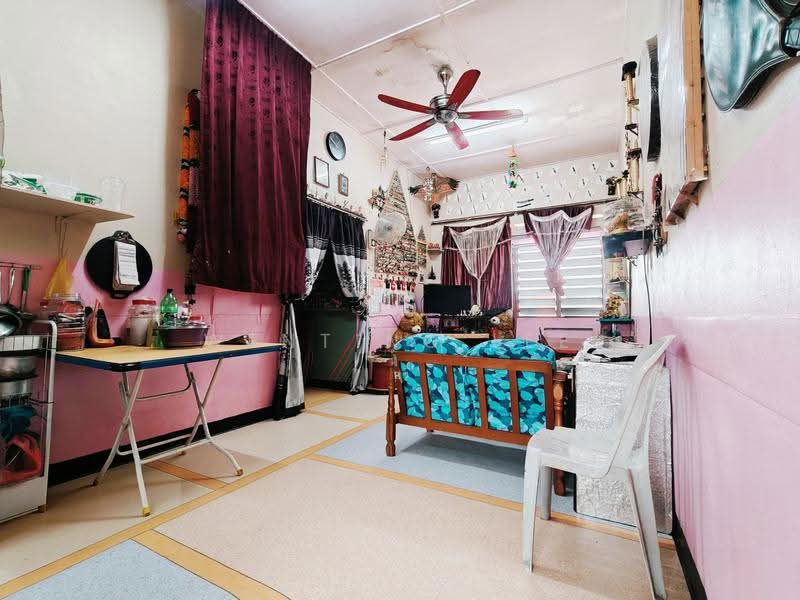 Flat for Sale at Taman Pulai Utama - Wenting Lee - Living Room - PropertyGuru.com.my