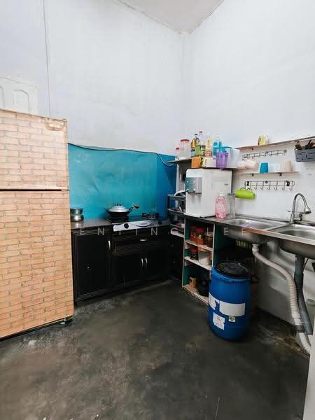 Flat for Sale at Taman Pulai Utama - Wenting Lee - Kitchen - PropertyGuru.com.my