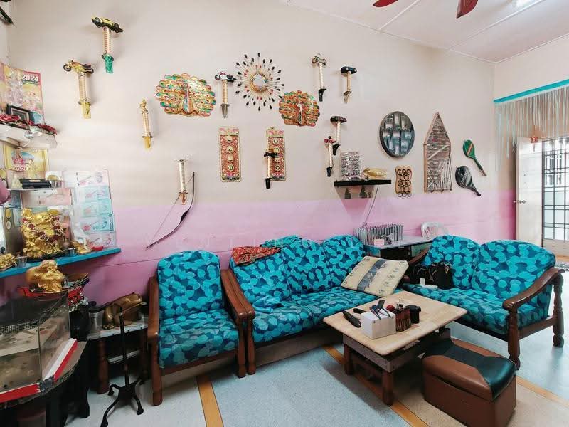 Flat for Sale at Taman Pulai Utama - Wenting Lee - Living Room - PropertyGuru.com.my