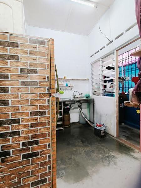 Flat for Sale at Taman Pulai Utama - Wenting Lee - Kitchen - PropertyGuru.com.my