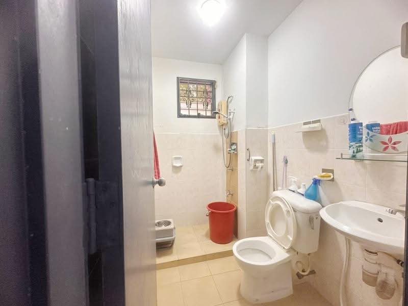 2-storey Terraced House for Sale in Permas Jaya (Johor) - Well Tan - Bathroom - PropertyGuru.com.my