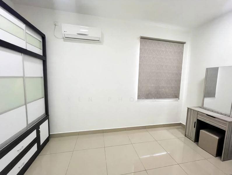 Kediaman Servis untuk Disewa di D'Putra Suites - Ken Phoon - Bedroom - PropertyGuru.com.my