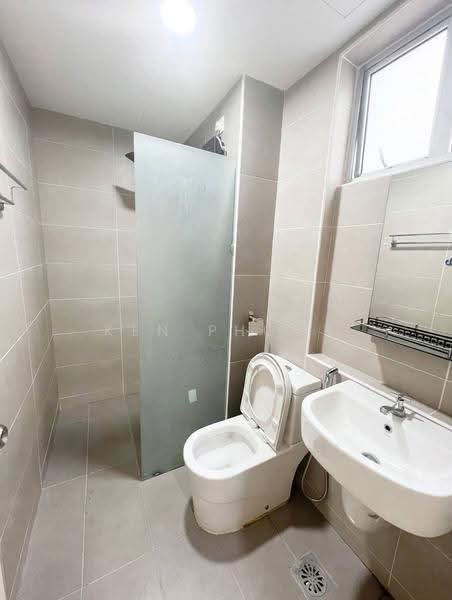 Kediaman Servis untuk Disewa di D'Putra Suites - Ken Phoon - Bathroom - PropertyGuru.com.my
