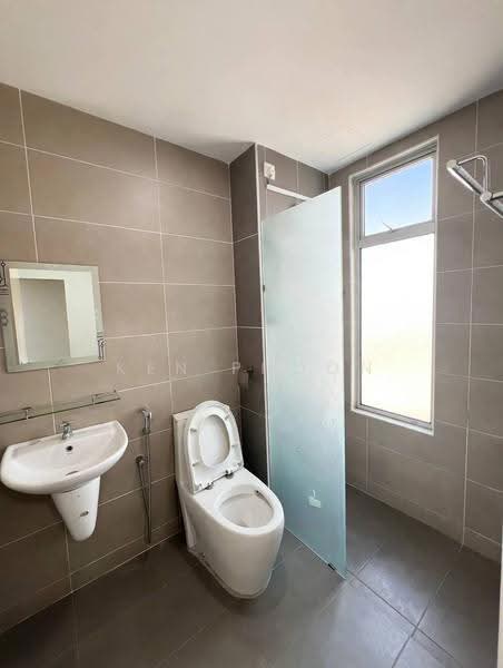 Kediaman Servis untuk Disewa di D'Putra Suites - Ken Phoon - Bathroom - PropertyGuru.com.my