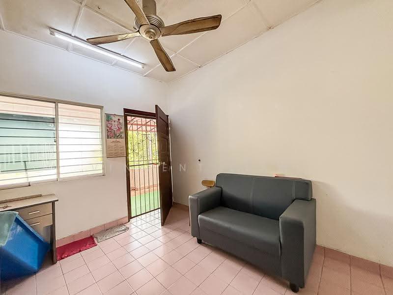 Semi-Detached House for Sale in Seksyen 7 (Kota Damansara) - Vincent Liaw - Living Room - PropertyGuru.com.my