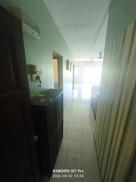 Pangsapuri untuk Dijual di Seraya Apartments - WK Siew - Corridor - PropertyGuru.com.my