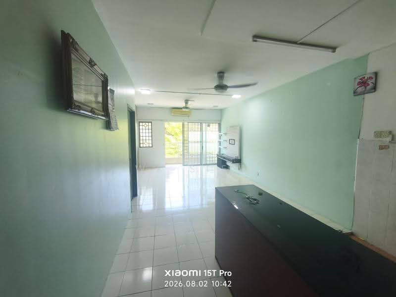 Pangsapuri untuk Dijual di Seraya Apartments - WK Siew - Living Room - PropertyGuru.com.my