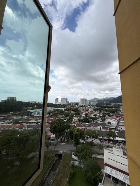 Pangsapuri untuk Dijual di Central Garden - Harold Lee - Living Room View - PropertyGuru.com.my