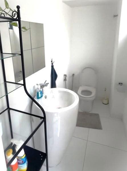 2-storey Terraced House for Rent in Desa Sri Hartamas (Sri Hartamas) - Carrie Paang - Powder Room - PropertyGuru.com.my