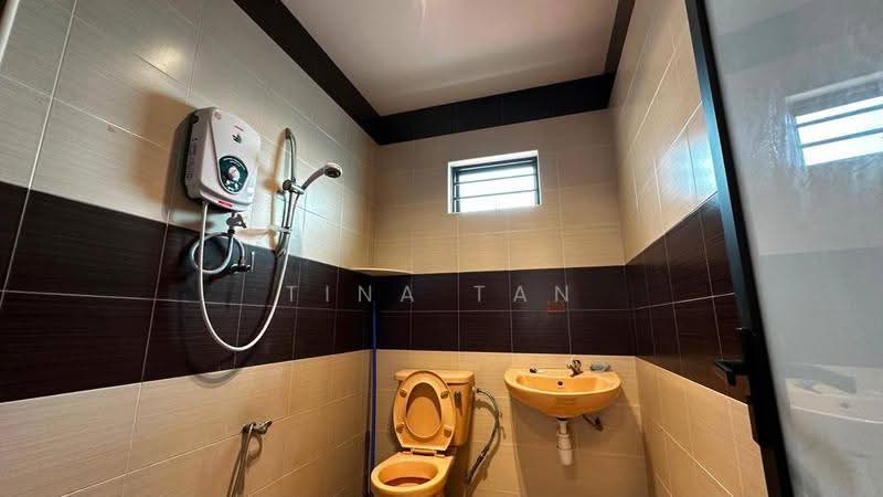 Rumah Teres 2-Tingkat untuk Disewa di Ulu Tiram (Johor) - Tina Tan - Bathroom - PropertyGuru.com.my