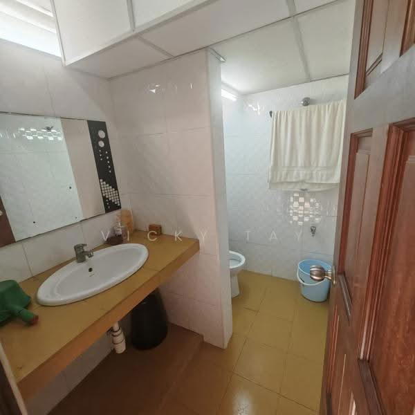 Office for Rent in Desa Jaya Kepong (Kepong) - Vicky Tay - Bathroom - PropertyGuru.com.my