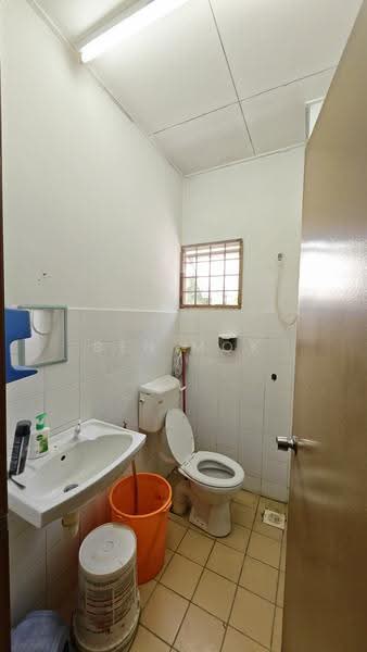 Rumah Teres 2-Tingkat untuk Dijual di Taman Lestari Perdana (Seri Kembangan) - Ben Mok - Bathroom - PropertyGuru.com.my