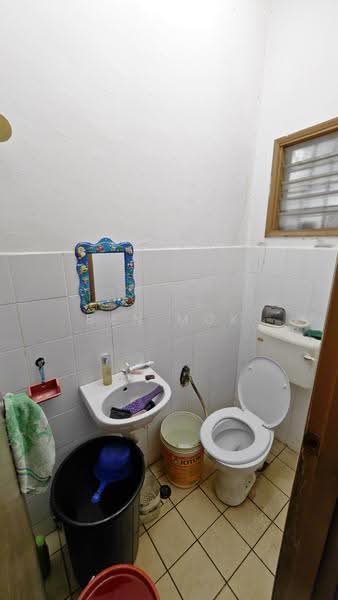Rumah Teres 2-Tingkat untuk Dijual di Taman Lestari Perdana (Seri Kembangan) - Ben Mok - Bathroom - PropertyGuru.com.my