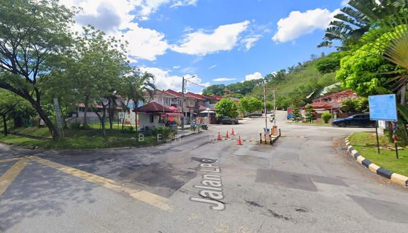 Rumah Teres 2-Tingkat untuk Dijual di Taman Lestari Perdana (Seri Kembangan) - Ben Mok - Guard House - PropertyGuru.com.my