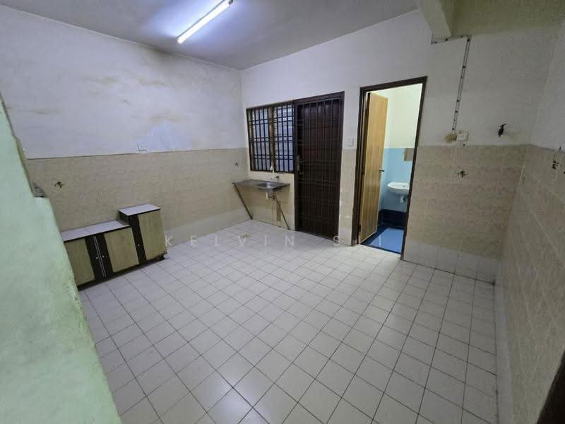 2-storey Terraced House for Sale in Kulai (Johor) - kelvin Sii - Kitchen - PropertyGuru.com.my