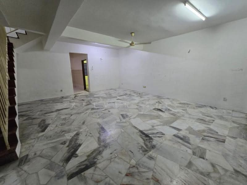 2-storey Terraced House for Sale in Kulai (Johor) - kelvin Sii - Living Room - PropertyGuru.com.my