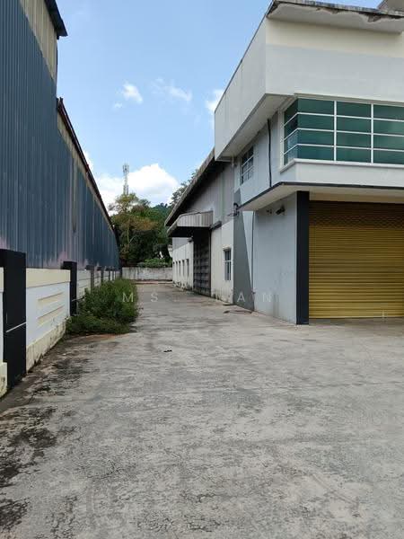Semi-D Factory for Sale in Kawasan Perindustrian Beranang (Beranang) - Ms. Tan - Exterior - PropertyGuru.com.my