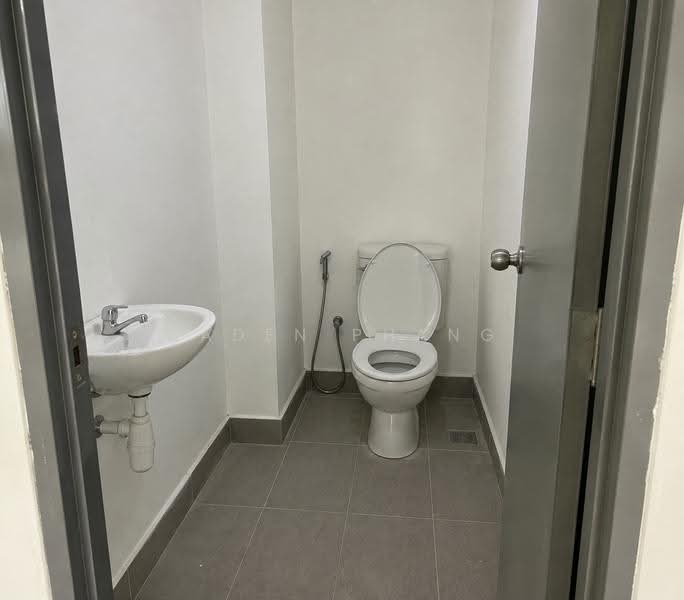 Shop / Office for Rent in Dataran Sunway (Kota Damansara) - Caden Phang - Bathroom - PropertyGuru.com.my