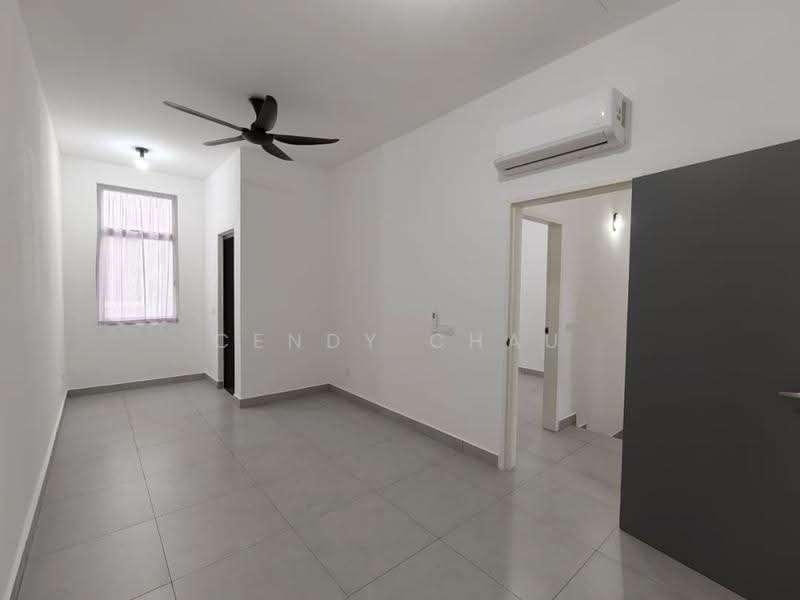 Rumah Teres 2-Tingkat untuk Disewa di Taman Mount Austin (Tebrau) - Cendy Chau - Living Room - PropertyGuru.com.my