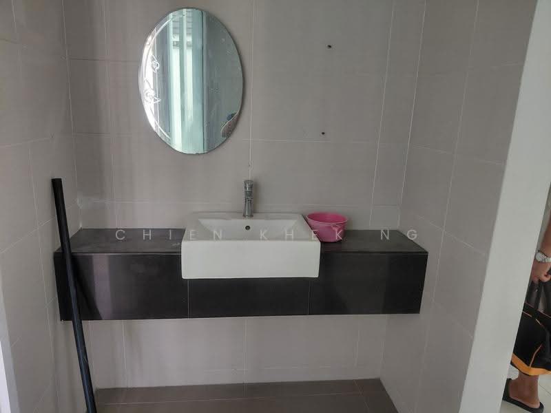 3-storey Terraced House for Sale in Bayan Lepas (Penang) - Chien Khek Ng - Bathroom - PropertyGuru.com.my