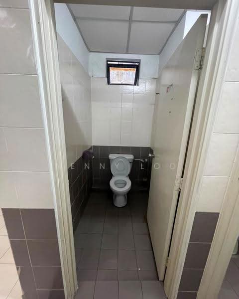 Office for Rent in Kuantan (Pahang) - Kenny Loo - Bathroom - PropertyGuru.com.my