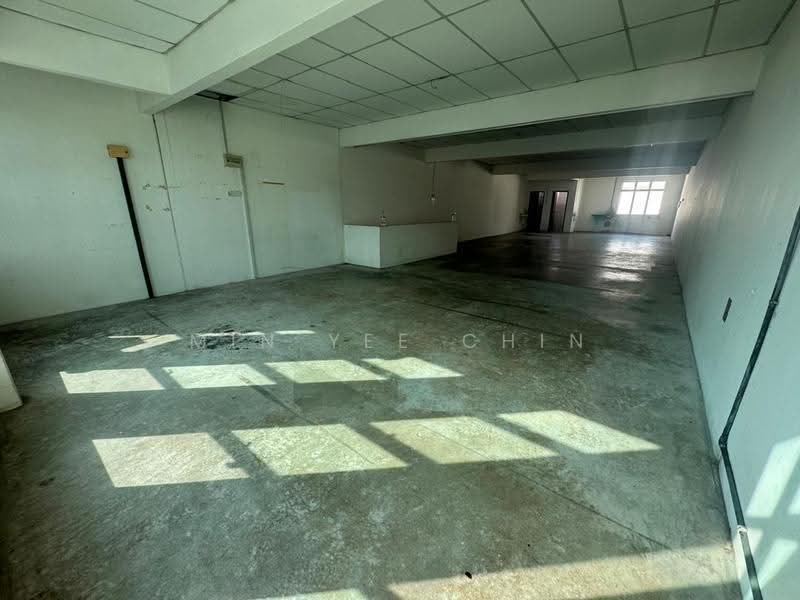 Shop for Rent in Taman Merdeka Permai (Batu Berendam) - Min Yee Chin - Interior - PropertyGuru.com.my