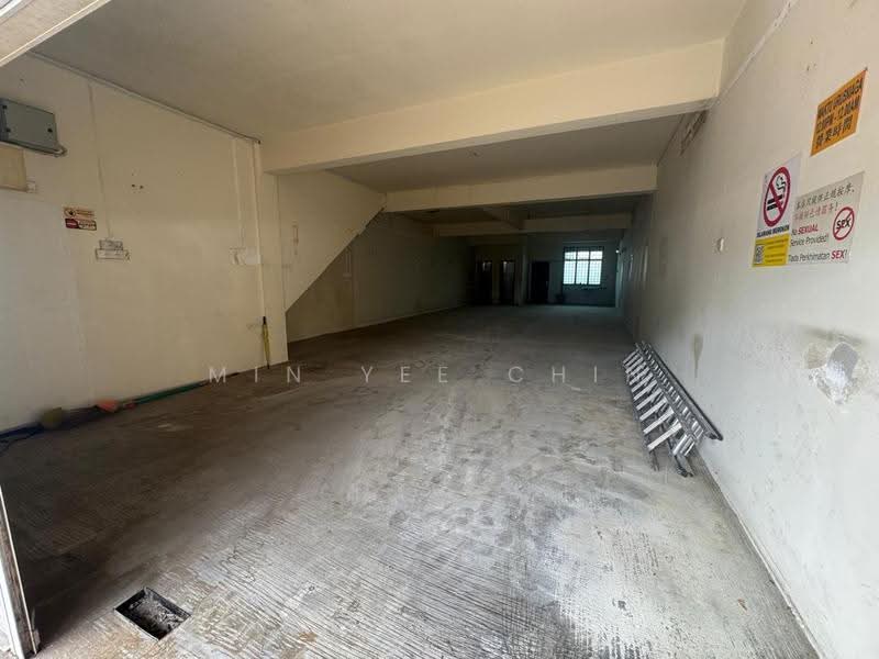 Shop for Rent in Taman Merdeka Permai (Batu Berendam) - Min Yee Chin - Interior - PropertyGuru.com.my