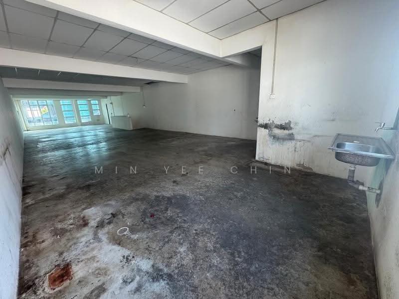 Shop for Rent in Taman Merdeka Permai (Batu Berendam) - Min Yee Chin - Interior - PropertyGuru.com.my