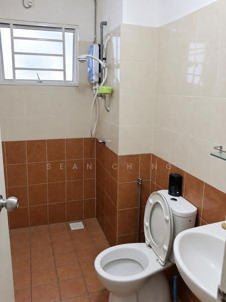 Condominium for Rent at Pearl Avenue - Sean Ch’ng - Bathroom - PropertyGuru.com.my