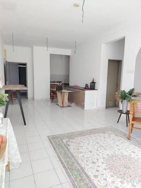 Pangsapuri untuk Dijual di Taman Kajang Utama - Azira Ahmad - Living Room - PropertyGuru.com.my