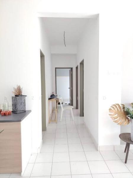 Pangsapuri untuk Dijual di Taman Kajang Utama - Azira Ahmad - Corridor - PropertyGuru.com.my