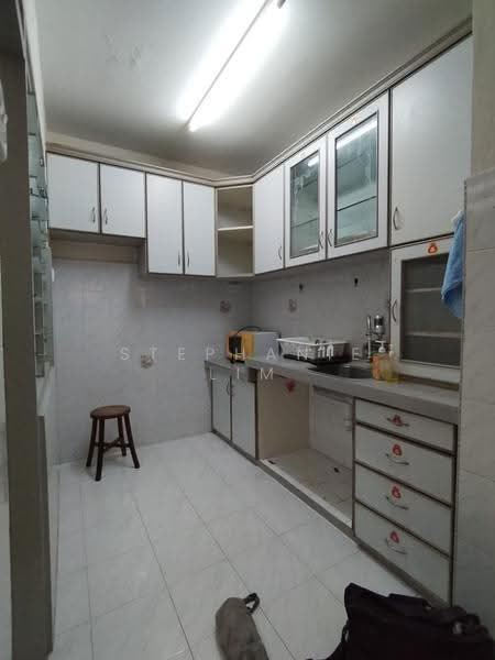 Pangsapuri untuk Disewa di Greenlane Heights Block E - Stephanie Lim - Kitchen - PropertyGuru.com.my