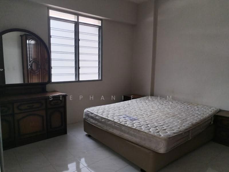 Pangsapuri untuk Disewa di Greenlane Heights Block E - Stephanie Lim - Bedroom - PropertyGuru.com.my