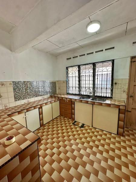 1-storey Terraced House for Sale in Taman Ungku Tun Aminah (Skudai) - Wenting Lee - Kitchen - PropertyGuru.com.my
