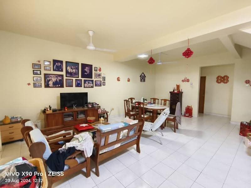 2-storey Terraced House for Sale in Johor Bahru (Johor) - kelvin Sii - Living Room - PropertyGuru.com.my