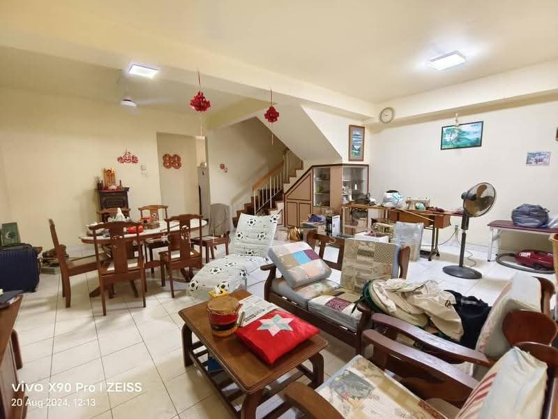 2-storey Terraced House for Sale in Johor Bahru (Johor) - kelvin Sii - Living Room - PropertyGuru.com.my