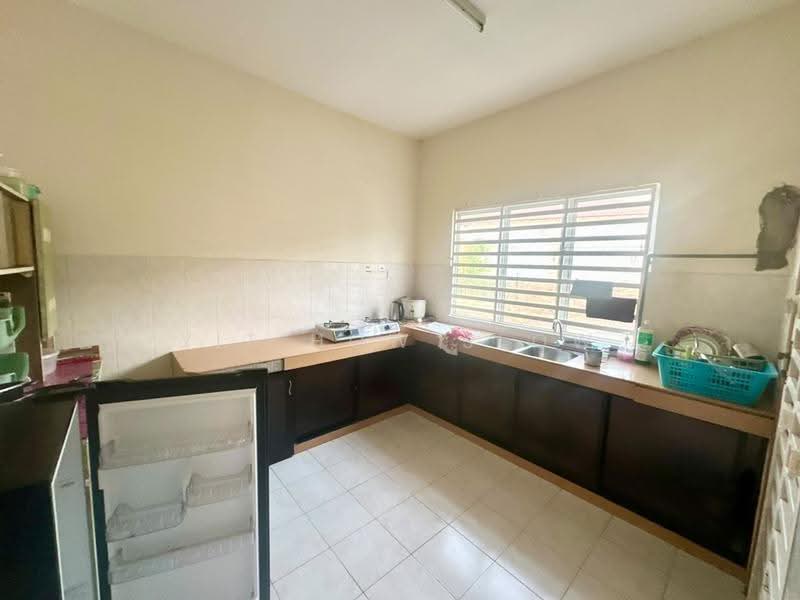 Rumah Banglo untuk Disewa di Taman Sri Kuala (Kuala Sungai Baru) - YIT HOW SEOW - Kitchen - PropertyGuru.com.my