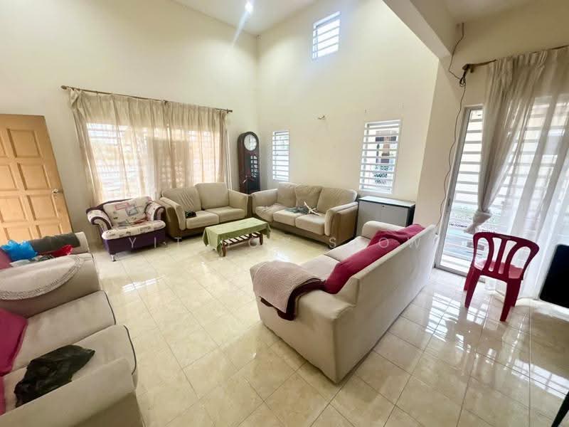 Rumah Banglo untuk Disewa di Taman Sri Kuala (Kuala Sungai Baru) - YIT HOW SEOW - Living Room - PropertyGuru.com.my