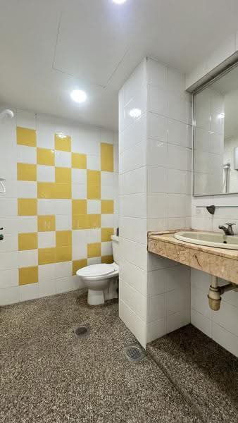 Pangsapuri untuk Dijual di Aman Dua - Nelson Ng - Bathroom - PropertyGuru.com.my