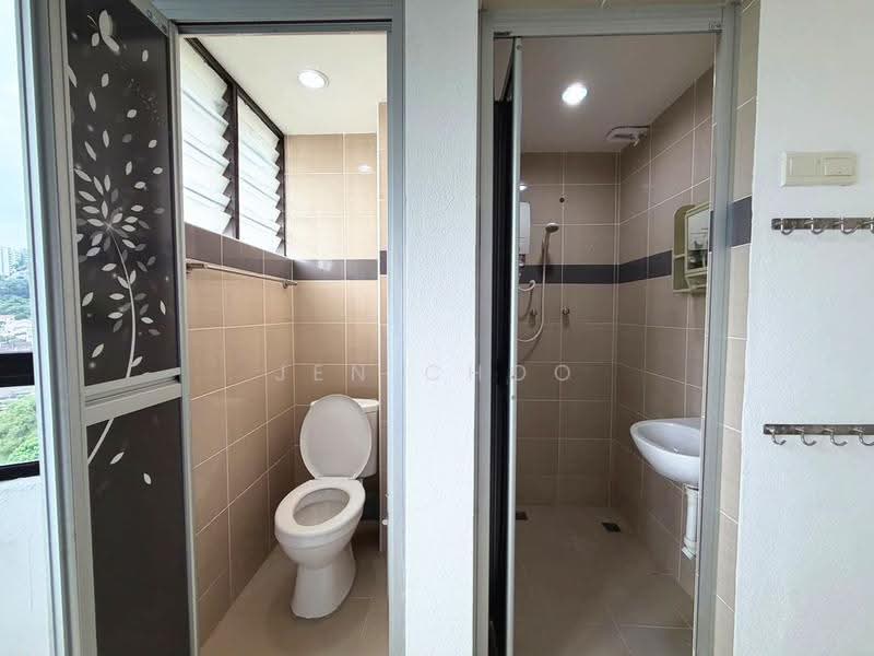 Apartment for Sale at Greenlane Heights Block 3 - Jen Choo - Bathroom - PropertyGuru.com.my