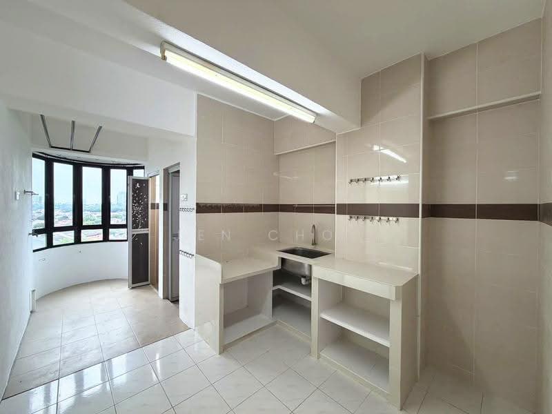 Apartment for Sale at Greenlane Heights Block 3 - Jen Choo - Kitchen - PropertyGuru.com.my