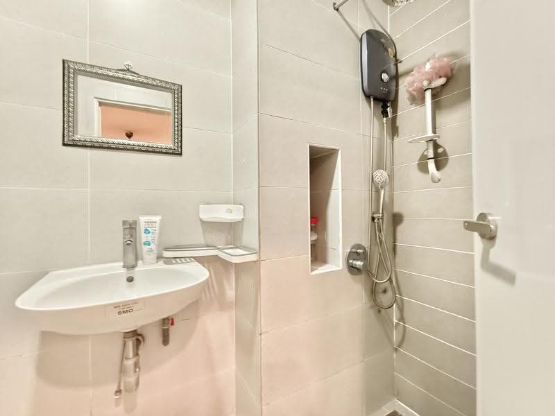 Condominium for Rent at PARC Regency (Residensi Masai) - Sunny Chuang - Bathroom - PropertyGuru.com.my