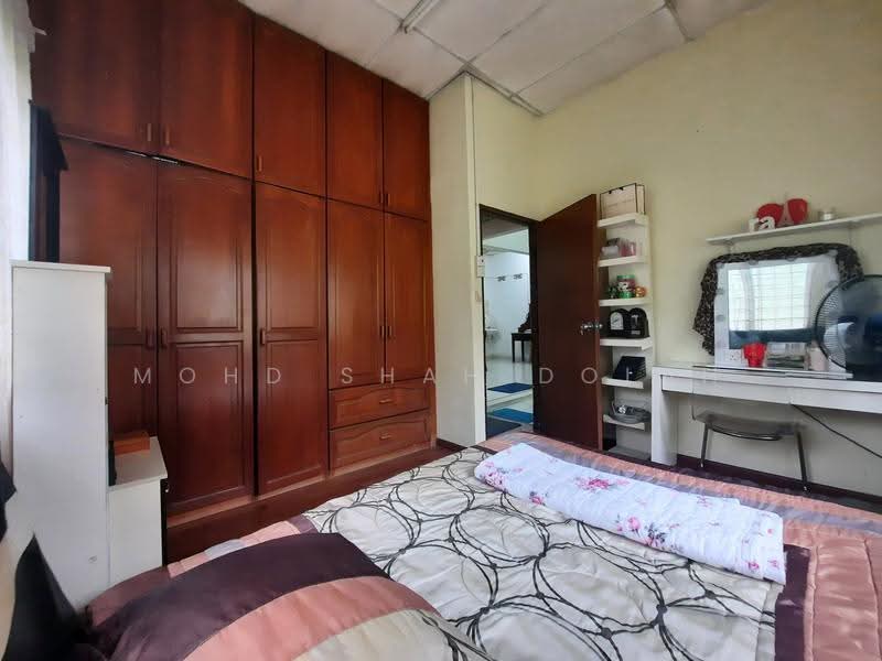 Rumah Banglo untuk Dijual di Taman Sri Minang (Kajang) - Mohd Shah Dolah - Bedroom - PropertyGuru.com.my
